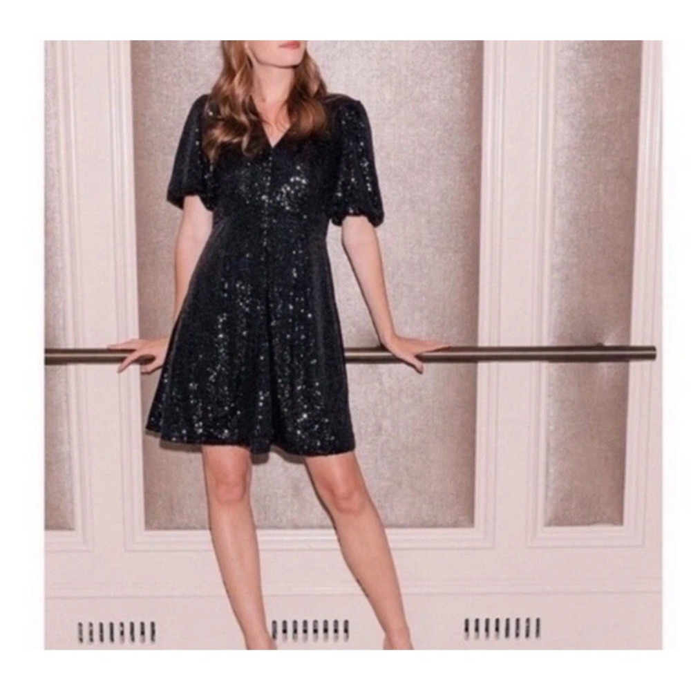 Gal Meets Glam Farris Sequin Fit & Flare Dress Size 4 Black Short Sleeve V Neck